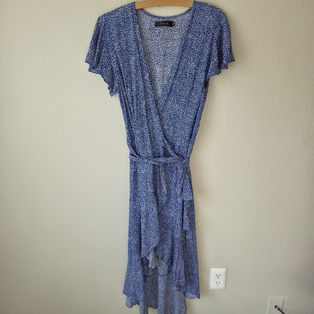 Zesica Wrap Fuffler Midi Dress Womens M Blue/White Floral Short Sleeve VNeck - Picture 2 of 16